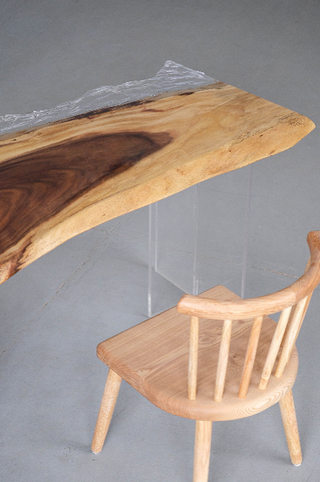 Usatabletops-Walnut-Clear-Epoxy-Table-Live-Edge-59.06_Lx27_4
